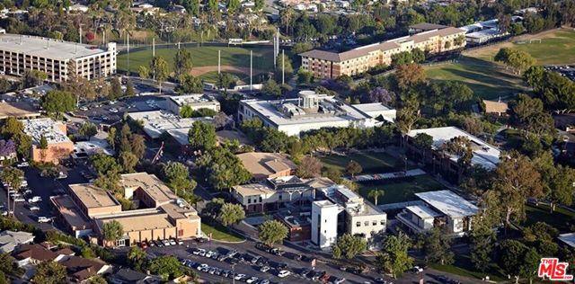 12129 Beverly Boulevard, Whittier CA: https://media.crmls.org/mediaz/100481bb-8733-40af-864e-f3e5c62ea7f5.jpg