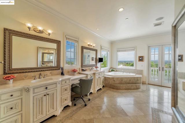 1853 Via Di Salerno, Pleasanton CA: https://media.crmls.org/mediaz/10049edd-8095-4197-af41-a0f1723cb810.jpg