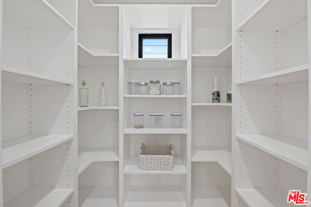 23442 Burbank Boulevard, Woodland Hills CA: https://media.crmls.org/mediaz/10050c76-5093-4ea3-8eef-2e7f6f78897b.jpg