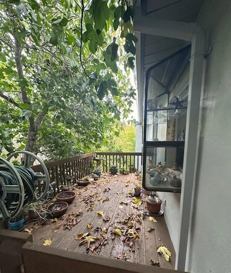 525 Wellington Drive, San Carlos CA: https://media.crmls.org/mediaz/10055689-7a40-44cc-9010-ab0d0a075618.jpg