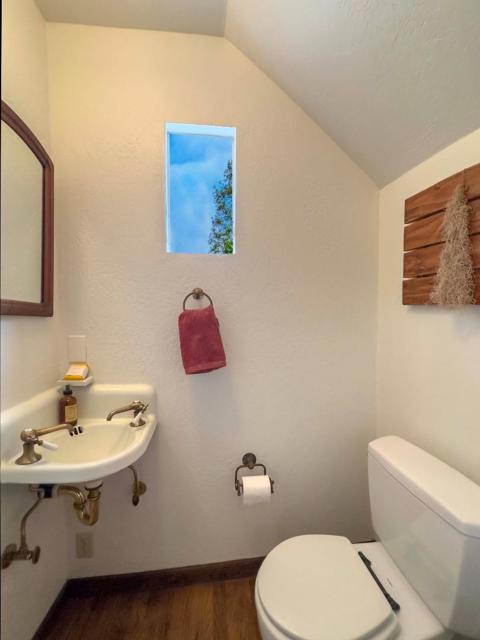 9013 Rhodes Avenue, Aptos CA: https://media.crmls.org/mediaz/10056dbc-16b8-4298-8499-4e7a2db8449a.jpg