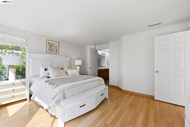 906 Vista Pointe Dr, San Ramon CA: https://media.crmls.org/mediaz/10057a31-438b-4135-a760-86c899a215a2.jpg