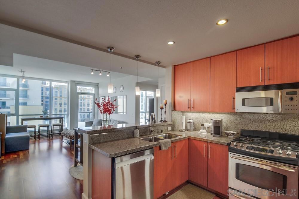 325 7th Ave - photo 14