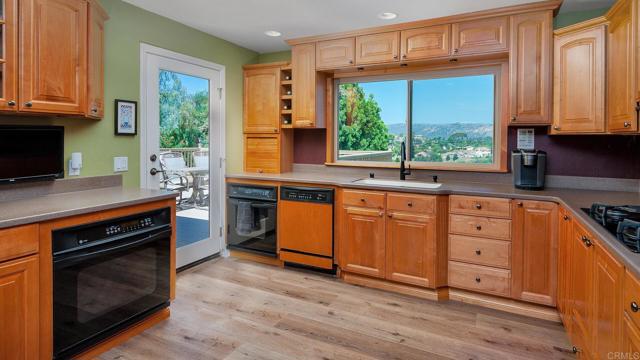 Detail Gallery Image 15 of 41 For 1527 Calavo Dr, Escondido,  CA 92026 - 3 Beds | 2 Baths