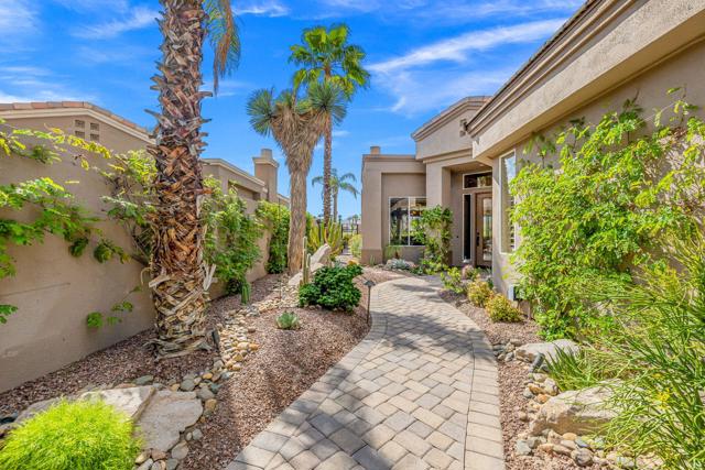 424 White Horse Trail, Palm Desert, CA 92211