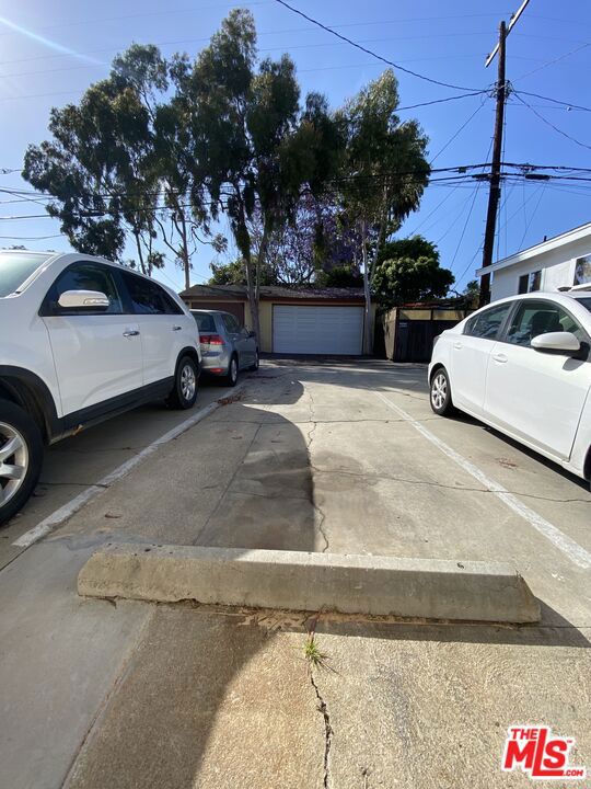 627 Westminster Avenue, 4 photo 16