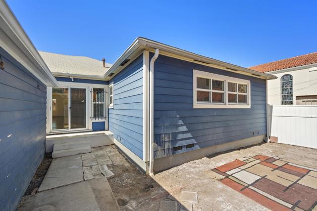 3283 Meade Avenue, San Diego CA: https://media.crmls.org/mediaz/10083ae5-f41b-4dd7-afb8-f67bc6b4589d.jpg