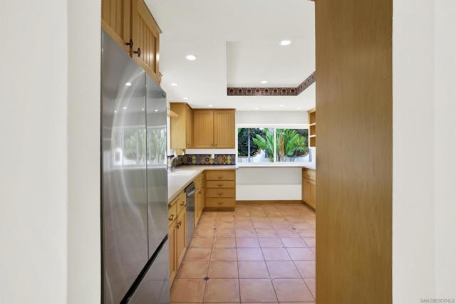 1665 Landquist Dr., Encinitas CA: https://media.crmls.org/mediaz/1008a95d-24ac-497d-aad7-a2c186d5427a.jpg
