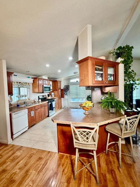 165 Blossom Hill #268 Road, San Jose CA: https://media.crmls.org/mediaz/100927ca-c2ad-43e5-a743-fae5883d33a6.jpg