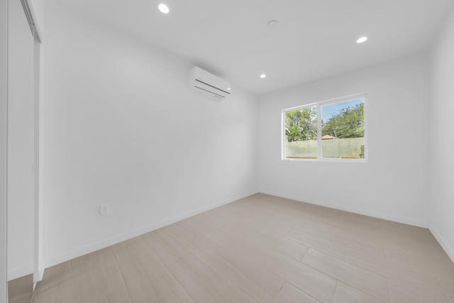 2800 E San Juan Road, Palm Springs CA: https://media.crmls.org/mediaz/10092c7d-91c5-48fc-90b5-a1b4ad9b86e7.jpg