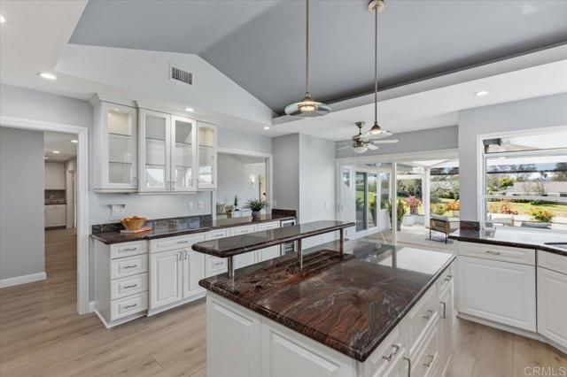 1054 La Sombra Drive, San Marcos CA: https://media.crmls.org/mediaz/1009d641-1d23-466d-bee7-868b3eb386af.jpg