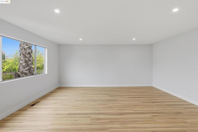 3640 Sun View Terrace, Concord CA: https://media.crmls.org/mediaz/1009ec16-5114-4fb2-b667-b399cce09e92.jpg