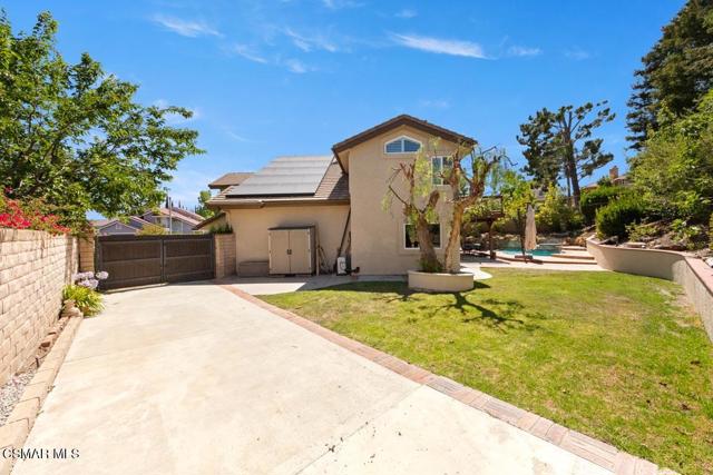 3085 Klamath Avenue, Simi Valley CA: https://media.crmls.org/mediaz/100a16e6-e325-4b4a-8606-307ed270fa6c.jpg