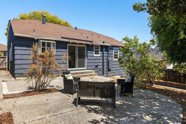 753 Cypress Avenue, San Bruno CA: https://media.crmls.org/mediaz/100b277e-3116-46a9-a8ba-55f362cf599a.jpg