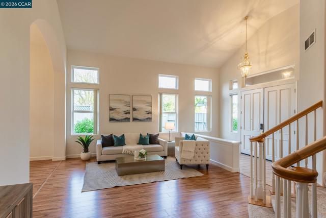 Image 4 of 35 For 7592 Meadow Ct