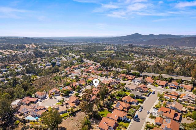 10965 Elderwood Ct, Scripps Miramar CA: https://media.crmls.org/mediaz/100c5a0f-086d-4078-8f55-8e29445aaf59.jpg