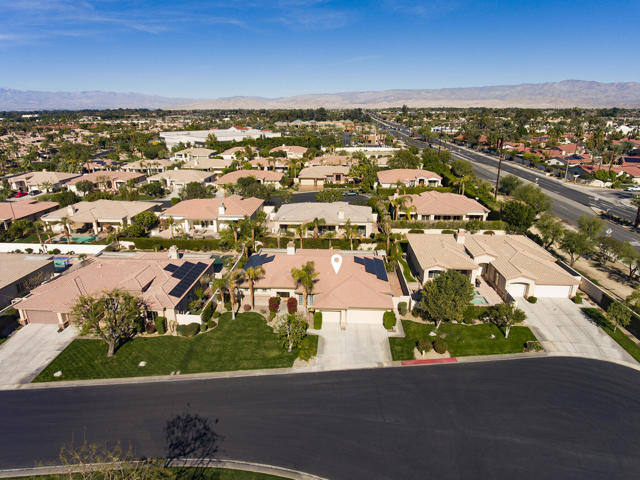 54 Camino Real, Rancho Mirage CA: https://media.crmls.org/mediaz/100d19c7-ee8b-420b-9714-d5934a90c88d.jpg
