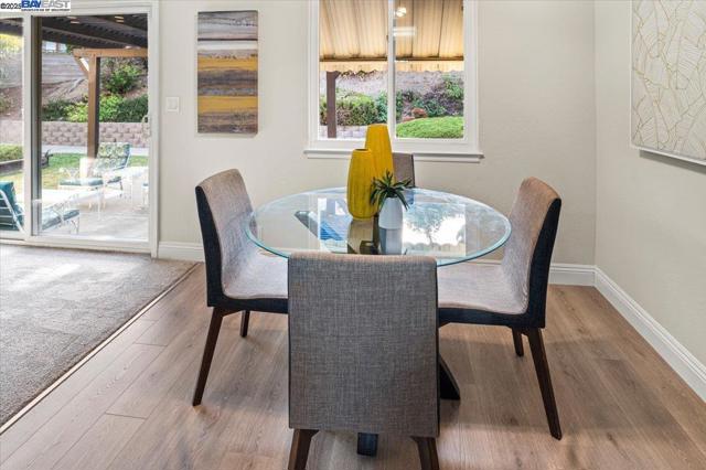 25631 Paul Ct, Hayward CA: https://media.crmls.org/mediaz/100d34c6-3a37-49e8-8097-4da2faa38877.jpg