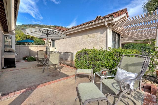 Detail Gallery Image 29 of 62 For 28766 Vista Valley Dr, Vista,  CA 92084 - 2 Beds | 2 Baths