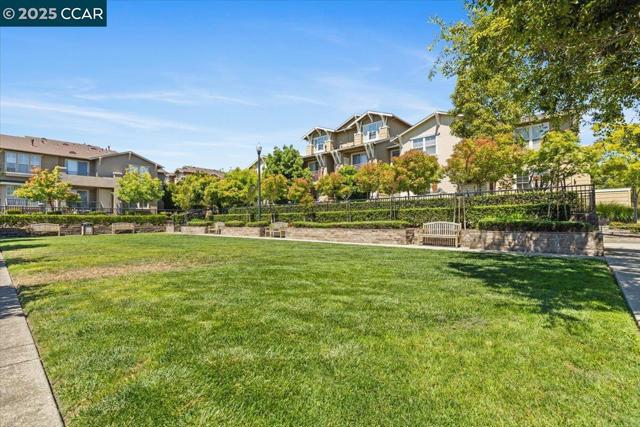 1582 Chandler St, Oakland CA: https://media.crmls.org/mediaz/100d6dac-095f-4d78-b648-fa581fcee992.jpg