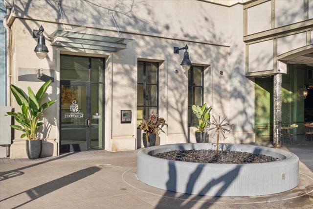 333 Santana Row, San Jose CA: https://media.crmls.org/mediaz/100d7ccc-2649-47b8-b9c3-ad41dbf03d1d.jpg
