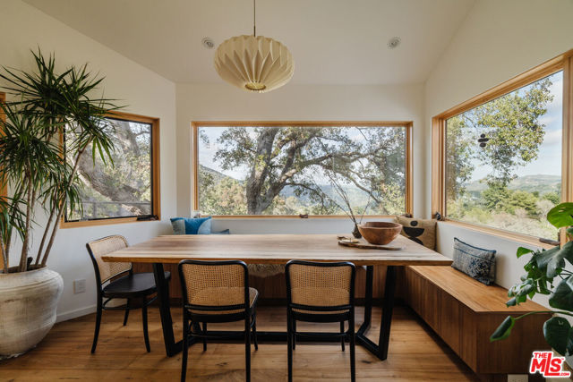 2002 Tuna Canyon Road, Topanga CA: https://media.crmls.org/mediaz/100dbff1-98de-4f35-a650-a9b290575627.jpg