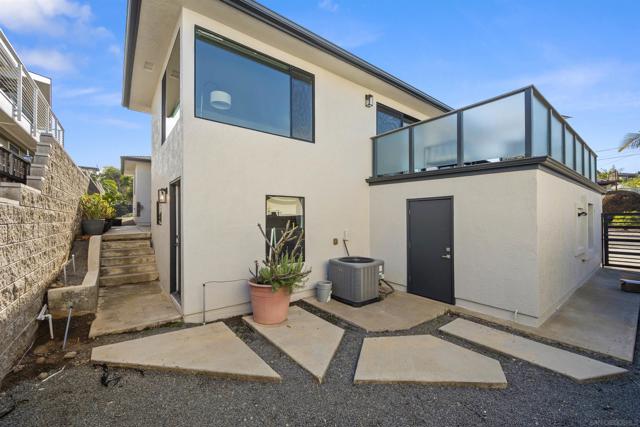 1307 Clove St, San Diego CA: https://media.crmls.org/mediaz/100e3d7e-c17c-4f5f-a773-4f4fd79f94f1.jpg