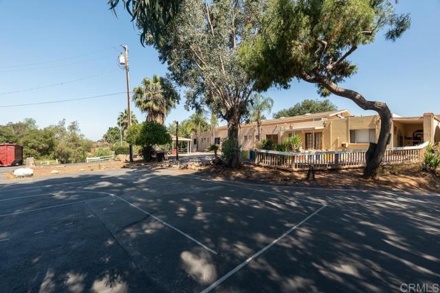 9780 Dunbar Ln Lane, El Cajon CA: https://media.crmls.org/mediaz/100e596e-5718-4939-9d74-5c746dd28923.jpg