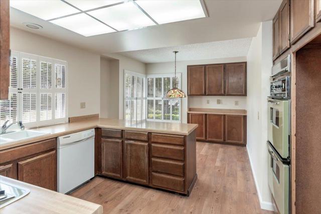 8065 Winery Court, San Jose CA: https://media.crmls.org/mediaz/100e7d9d-4887-4f38-8595-16eeaf040ae3.jpg