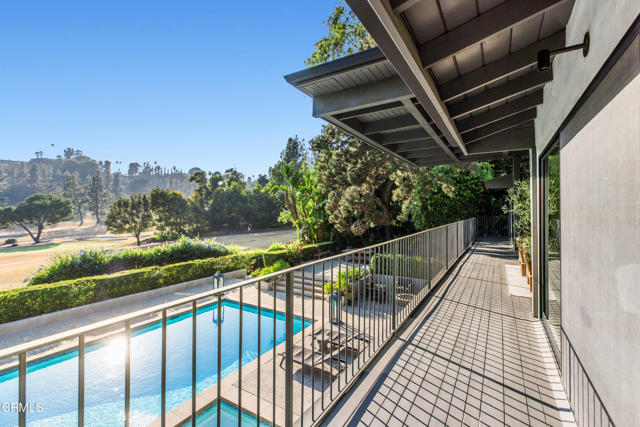 1240 Chateau Road, Pasadena CA: https://media.crmls.org/mediaz/100e90a2-b401-40ea-a6b7-9804f69564e4.jpg