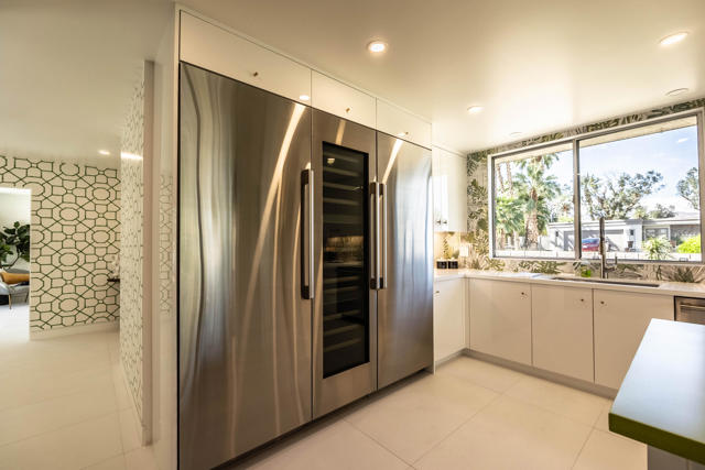 76670 Lark Lane, Indian Wells CA: https://media.crmls.org/mediaz/100ec6d3-57b4-4e94-a3b3-bf0a6103e65c.jpg