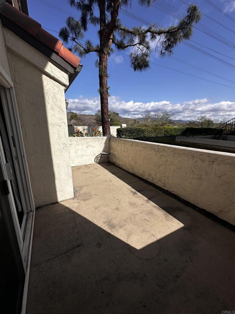 https://media.crmls.org/mediaz/100f3d28-d14a-483b-aef0-df1fe799624d.jpg?preset=X-Large