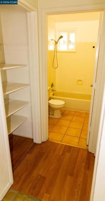 2929 Alta Mira Dr, Richmond CA: https://media.crmls.org/mediaz/100f6e8d-d3dc-49f3-8dce-9f64f524fe41.jpg