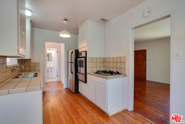 848 MARCO Place, Venice CA: https://media.crmls.org/mediaz/100fe652-41b4-4952-94de-77de4746c136.jpg