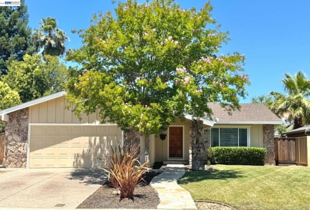 3247 Ensenada Dr