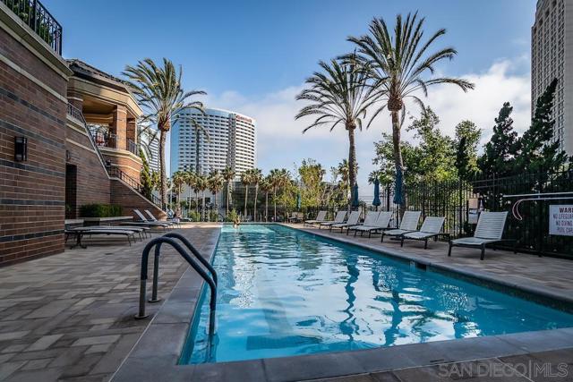 500 W Harbor Dr, San Diego CA: https://media.crmls.org/mediaz/1010dd15-a6e0-4a40-b8a9-ffb3bc72aa7d.jpg