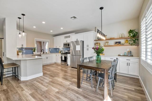 Detail Gallery Image 9 of 29 For 1254 Avenida Amistad, San Marcos,  CA 92069 - 3 Beds | 2/1 Baths
