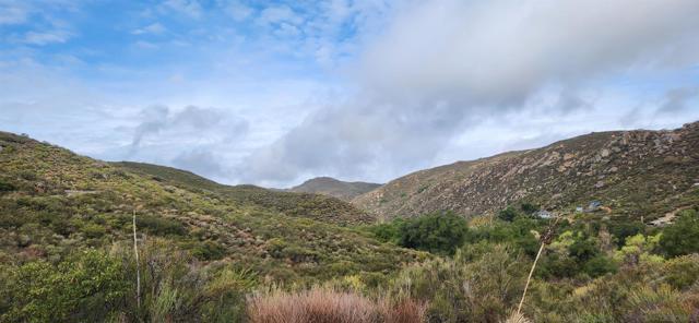 19832 Japatul Rd, Alpine CA: https://media.crmls.org/mediaz/101133c6-28da-4bdb-a957-7da3437904dc.jpg