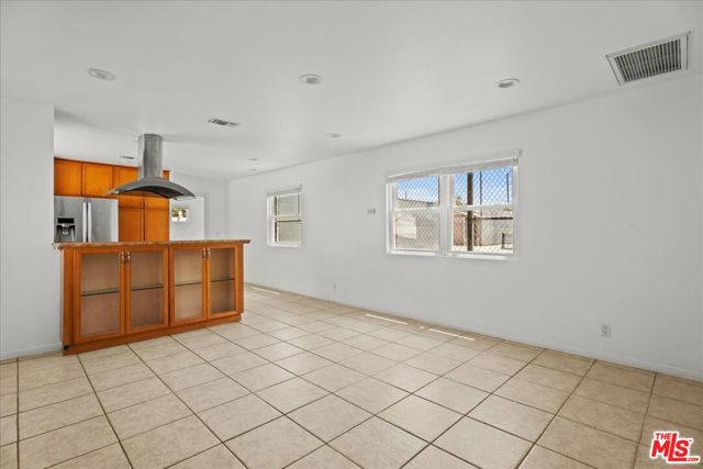6443 Matilija Avenue, Van Nuys CA: https://media.crmls.org/mediaz/101193f7-c492-4032-abd6-6499630a8eb6.jpg