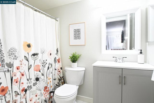 896 Camelback Place, Pleasant Hill CA: https://media.crmls.org/mediaz/1012f0ee-df47-4064-904a-c5df3525c07f.jpg
