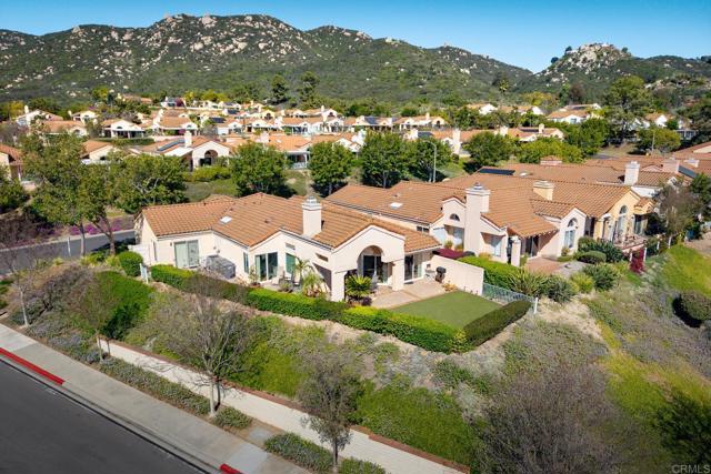 Detail Gallery Image 2 of 27 For 1749 Sawgrass, Escondido,  CA 92026 - 3 Beds | 2 Baths