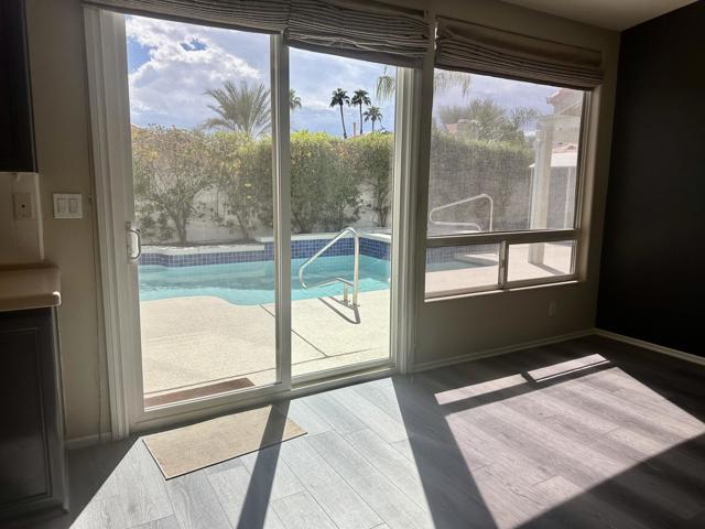 20 POOL : MOUNTAIN VIEW