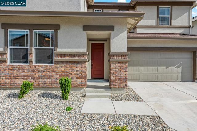 205 Goose Creek Ave, Brentwood CA: https://media.crmls.org/mediaz/10147168-4540-4023-89cb-e2973c9560fb.jpg