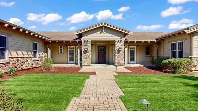 286 Mountain Laurel Lane, Los Gatos CA: https://media.crmls.org/mediaz/10154938-9db2-4b9c-8141-6286c8ee2e5f.jpg