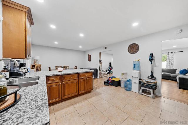 2297 1/2 Orchard Ave, El Cajon CA: https://media.crmls.org/mediaz/101559b9-59ff-4d4a-b96e-45a3020da001.jpg