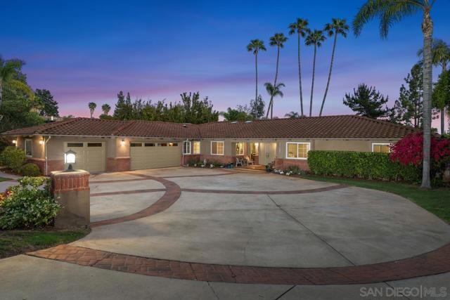 13627 Poway Springs Rd, Poway CA: https://media.crmls.org/mediaz/1015a36e-7955-4eae-805b-40374fa34790.jpg