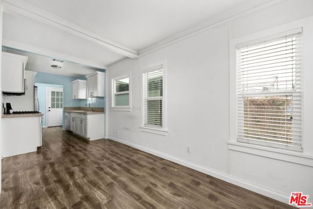 2736 S Cloverdale Avenue, Los Angeles CA: https://media.crmls.org/mediaz/1015d04f-9a5f-43e9-a4a0-71e69b929e2d.jpg