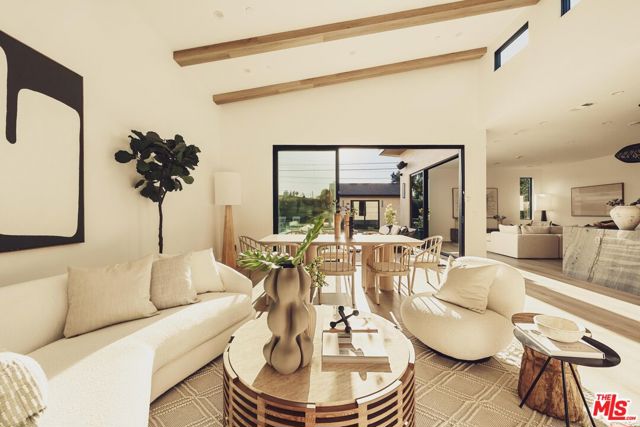 5725 Katherine Avenue, Sherman Oaks CA: https://media.crmls.org/mediaz/1016391d-4e54-491e-acac-086d71c70d7f.jpg