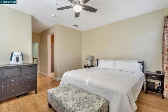 2036 Serra Ln, Hercules CA: https://media.crmls.org/mediaz/1016d157-be36-43c8-8eec-197bde5801d2.jpg