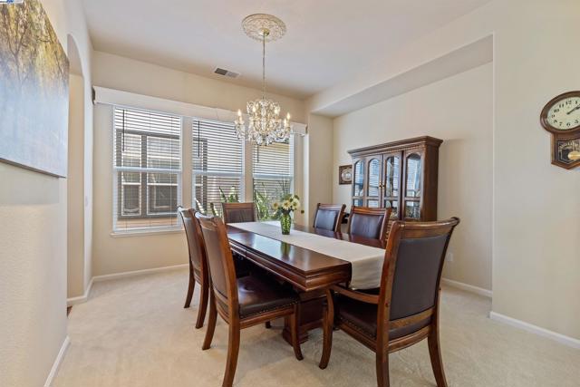 1505 Bismarck Ln, Brentwood CA: https://media.crmls.org/mediaz/1018dac3-e9da-4df5-8587-4512d9571c20.jpg